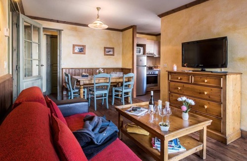 Les Almes Apartment | Wifi, 200m from resort center, balcony, tv, ski locker, 55m², Tignes