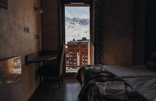 Val-Thorens Apartment | Wifi, 300m from resort center, fitness, swimming pool, sauna, hammam, balcony, fireplace or stove