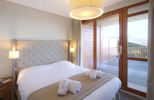 Arc-1800 Hotel | Wifi, 300m from shops, fitness, swimming pool, sauna, hammam, balcony, tv, ski locker, 35m²