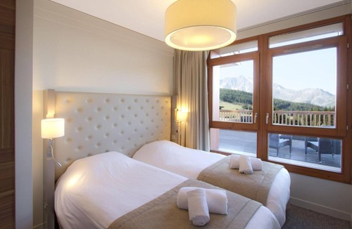 Arc-1800 Hotel | Wifi, 300m from shops, fitness, swimming pool, sauna, hammam, balcony, tv, ski locker, 35m²