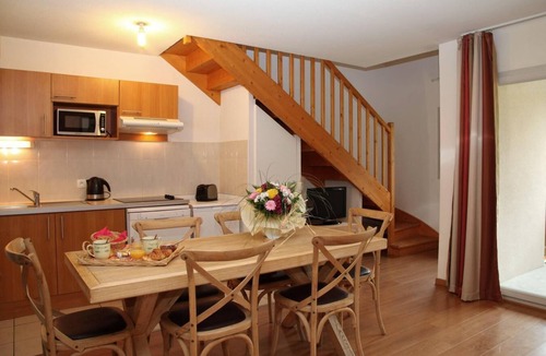 Luz-Saint-Sauveur Apartment | Wifi, 3rd floor, swimming pool, sauna, hammam, balcony, parking, tv, ski locker, 57-63m²