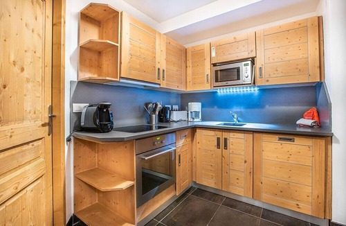 Les Almes Apartment | Wifi, 3rd floor, balcony, tv, ski locker, 80m², Tignes