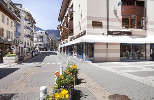 Brides-les-Bains Apartment | Wifi, 50m from resort center, 1st floor, balcony, parking, tv, ski locker, 26m², Brides Les Bains