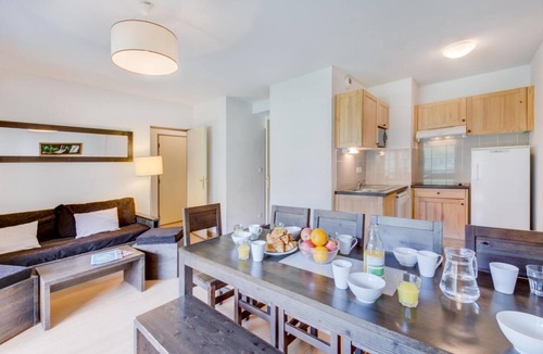 Peyragudes Apartment | Wifi, 50m from resort center, sauna, jacuzzi, hammam, terrace, balcony, parking, tv, ski locker