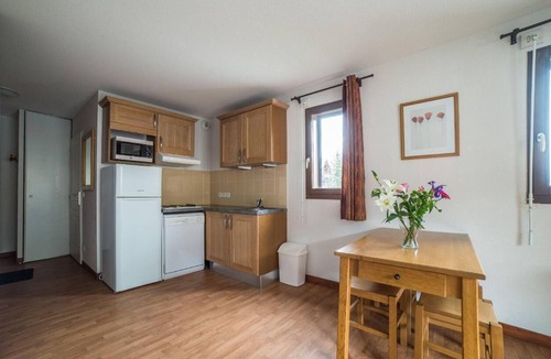 Les Bottieres Apartment | Wifi, swimming pool, terrace, balcony, parking, tv, ski locker, 28-30m², Les Bottières