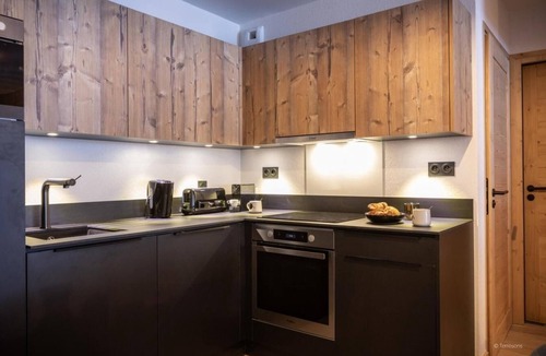 Montalbert Apartment | Wifi, view mountain, swimming pool, sauna, hammam, balcony, parking, ski locker, 45-70m², Montalbert