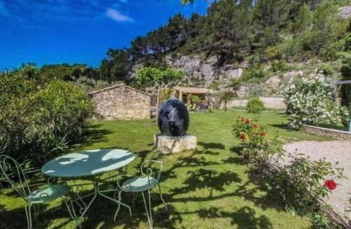 Le Barroux Villa | Wonderful private villa for 8 people with private pool, WIFI, TV and pets allowed