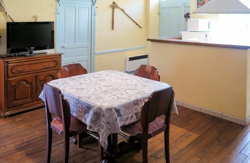 Teyssieu Villa | Wonderful private villa for 4 guests with WIFI, private pool, TV, terrace and pets allowed