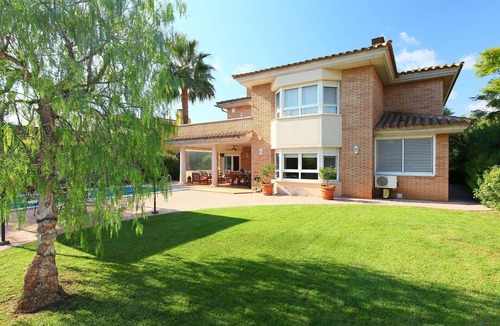 Reus Villa | Wonderful private villa for 8 people with A/C, private pool, WIFI, TV and patio