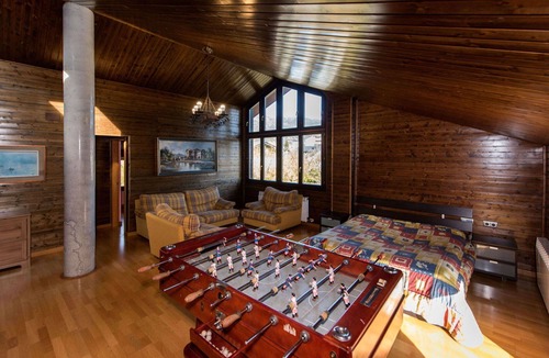 Seu de Urgell House | Wonderful villa for 14 people with private pool, WIFI, TV, terrace and pets allowed