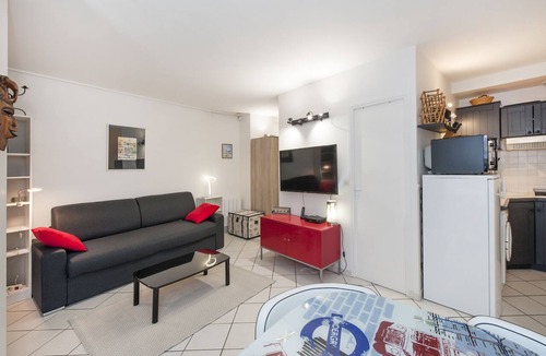 Les Halles Apartment | x - Charming studio in the Halles, near the Louvre, insurance included