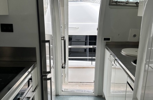 Sant Adria de Besos Boat Rental | Yacht 20metros Yate de 20 Metros en Barcelona