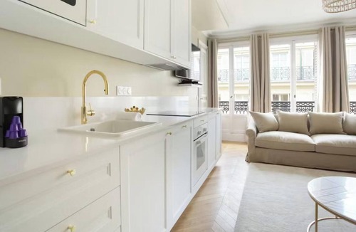 Chaussee-d'Antin Apartment | YOUR PARISIAN ESCAPE AWAITS, STEPS AWAY FROM OPERA & MADELEINE -RUE DE L'ISLY