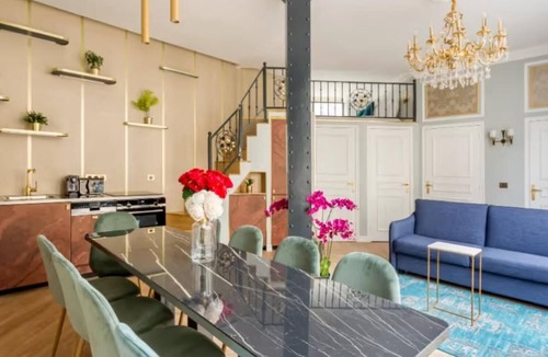 Quartier du Mail Apartment | YOUR PERFECT PARISIAN ESCAPE NEAR THE LOUVRE & LE MARAIS WITH AC