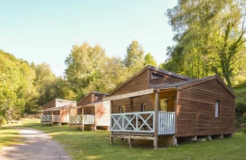 Correze Ski Chalet | ZEcamping 3 étoiles animaux acceptés piscine chauffée et épicerie