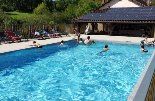 Reyrevignes Ski Chalet | ZEcamping 3 étoiles piscine chauffée animations locatif TV 34m2 5 pers