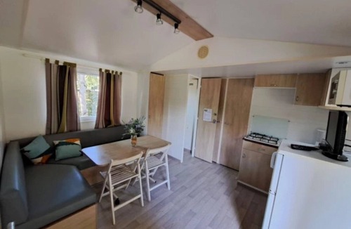 Saint-Cere House | ZEcamping 3 étoiles pataugeoire mobil-home TV BBQ 40m2 6 pers