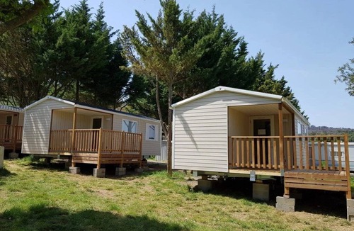 Villeveyrac House | ZEcamping 3 étoiles pataugeoire piscine mobil-home TV clim 25m2 4 pers