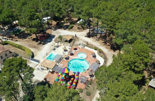 Bollene House | ZEcamping 3 étoiles piscine chauffée toboggans dog friendly tente 22m2 2 pers