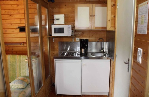 Correze Ski Chalet | ZEcamping 3 étoiles piscine chiens acceptés mobil-home 4 pers