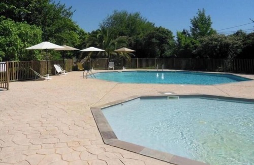 Urt House | ZEcamping 3 étoiles piscine dog friendly bien-être locatif 16m2 6 pers