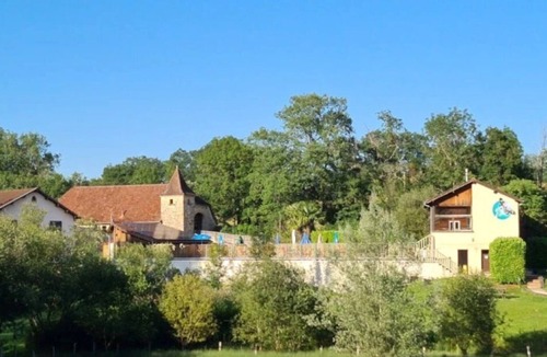 Reyrevignes Ski Chalet | ZEcamping 3* animé piscine chauffée chiens acceptés locatif BBQ 35m2
