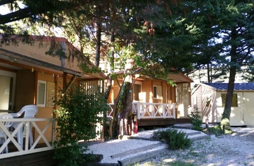 Vesc Ski Chalet | ZEcamping 3* familial pataugeoire chalet 5 pers