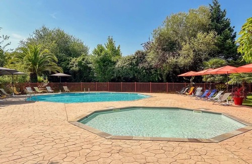 Urt House | ZEcamping 3* piscine animaux acceptés bien-être locatif TV clim 31m2