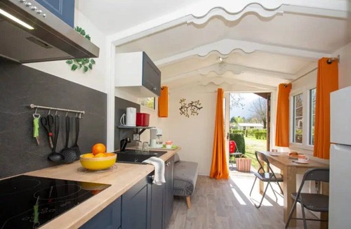 Le Bourg-d'Oisans House | ZEcamping 4 étoiles familial roulotte 17m2