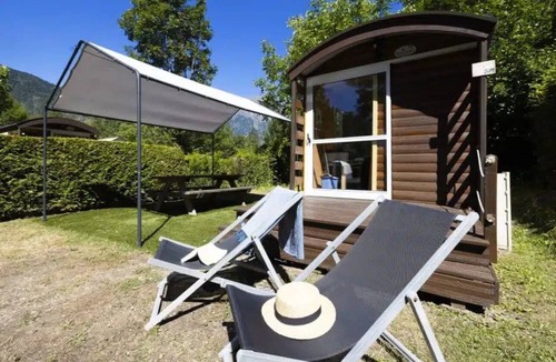 Le Bourg-d'Oisans House | ZEcamping 4 étoiles familial roulotte 17m2