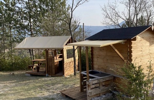 Rosans Cabin | ZEcamping 4 étoiles animé piscine chauffée locatif clim