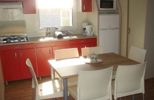 Monceaux-sur-Dordogne Ski Chalet | ZEcamping 4 étoiles familial piscine couverte chalet TV 32m2