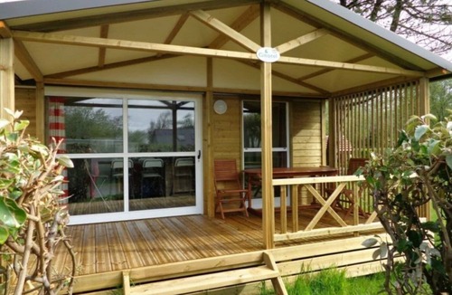 Monceaux-sur-Dordogne Ski Chalet | ZEcamping 4 étoiles familial piscine couverte chalet TV 32m2