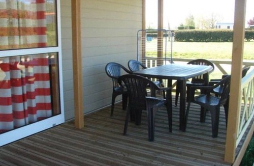 Monceaux-sur-Dordogne Ski Chalet | ZEcamping 4 étoiles familial piscine couverte chalet TV 32m2