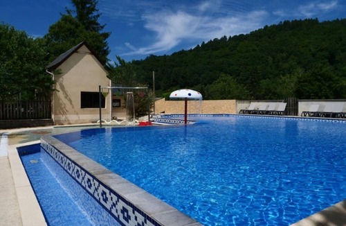 Monceaux-sur-Dordogne House | ZEcamping 4 étoiles piscine couverte cottage 31m2