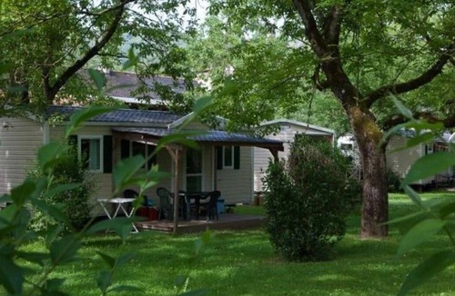 Monceaux-sur-Dordogne House | ZEcamping 4 étoiles piscine couverte cottage 31m2