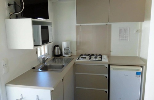 Vic-sur-Cere House | ZEcamping 4* animé piscine couverte pet friendly locatif TV 24m2