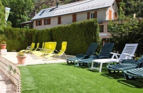 Le Bourg-d'Oisans House | ZEcamping 4* familial piscine couverte locatif LV BBQ 32m2 6 pers