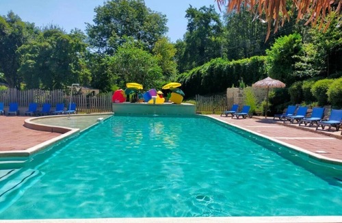 Carennac House | ZEcamping 4* familial pataugeoire animaux acceptés locatif TV 29m2