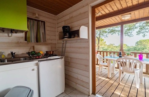 Laroque-des-Alberes Ski Chalet | ZEcamping 4* familial piscine couverte chalet TV BBQ 18m2 2 pers