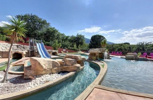 Laroque-des-Alberes Ski Chalet | ZEcamping 4* familial piscine couverte chalet TV BBQ 18m2 2 pers