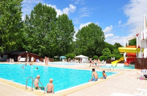 Monceaux-sur-Dordogne House | ZEcamping 4* parc aquatique locatif TV LV BBQ 8 pers
