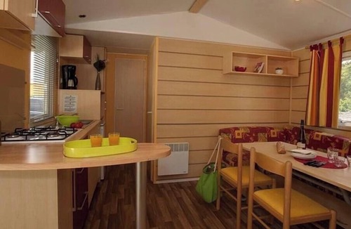 Monceaux-sur-Dordogne House | ZEcamping 4* piscine couverte dog friendly animations cottage TV 29m2
