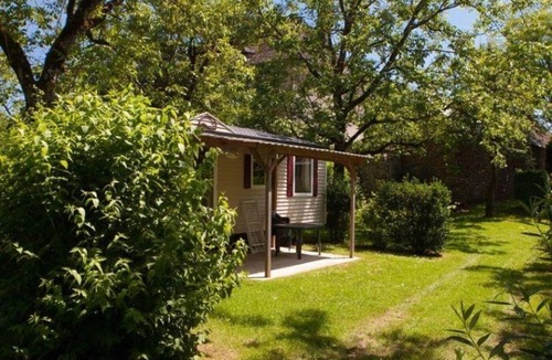 Monceaux-sur-Dordogne House | ZEcamping 4* piscine couverte dog friendly animations cottage TV 29m2