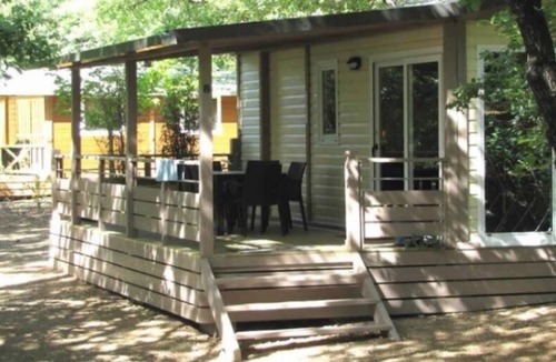 Monceaux-sur-Dordogne Ski Chalet | ZEcamping 4* piscine couverte pet friendly animations chalet TV 40m2