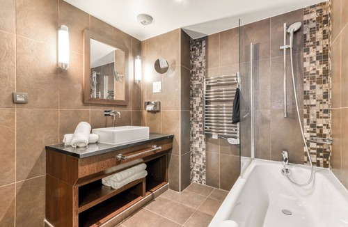 Juvignac Hotel | Zenitude Hotel la Valadière, an Ascend Collection Hotel