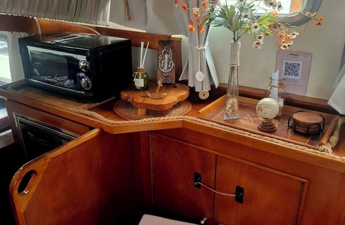 Rouen Boat Rental | Zimon Boat: Unique Accommodation in Rouen