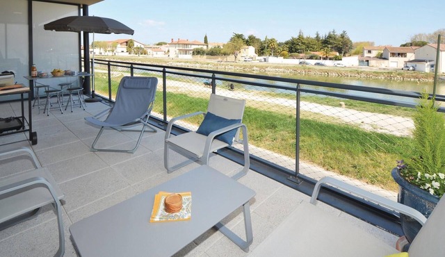 1 bedroom lovely apartment in Aigues-Mortes