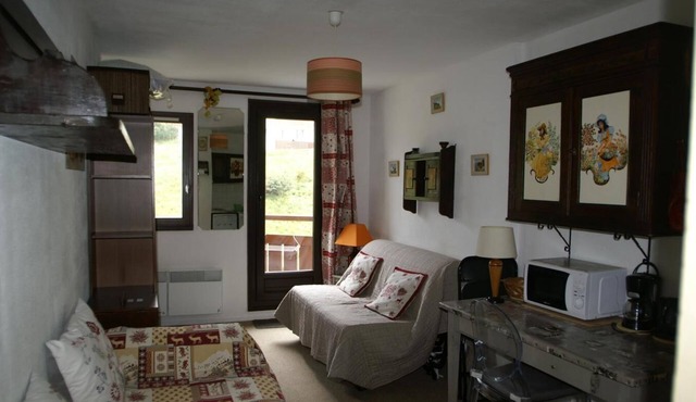 100m from resort center, parking, tv, ski locker, 18m², Les 7 Laux