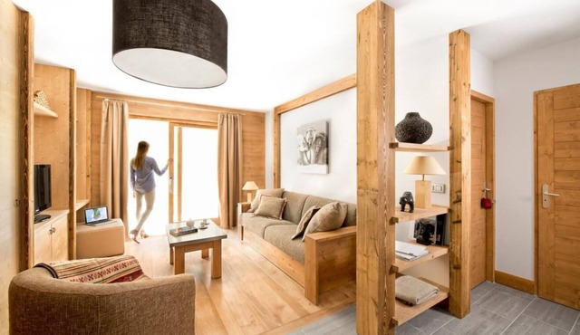 150m from resort center, fitness, swimming pool, sauna, hammam, balcony, tv, 40m², Tignes